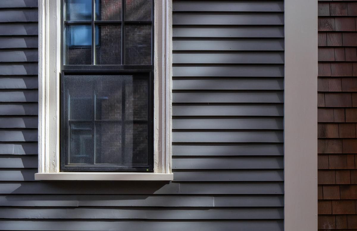 A close up of the historic windows that have been kept in 13 Kirkland Place