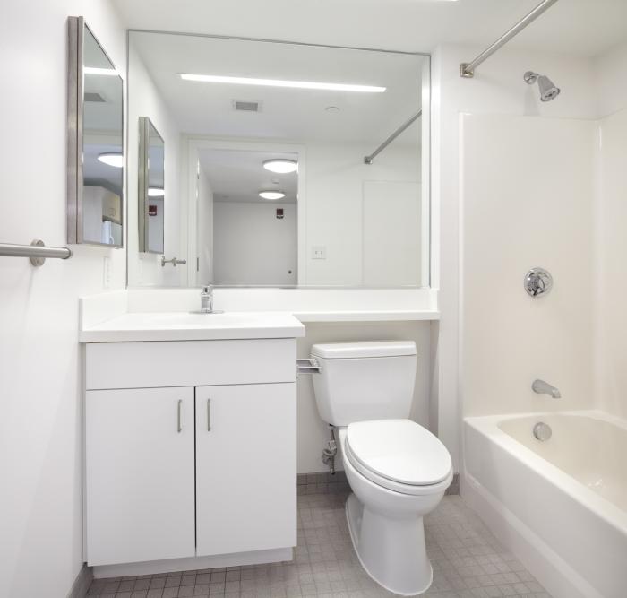 10 Akron 1 bedroom convertible bath