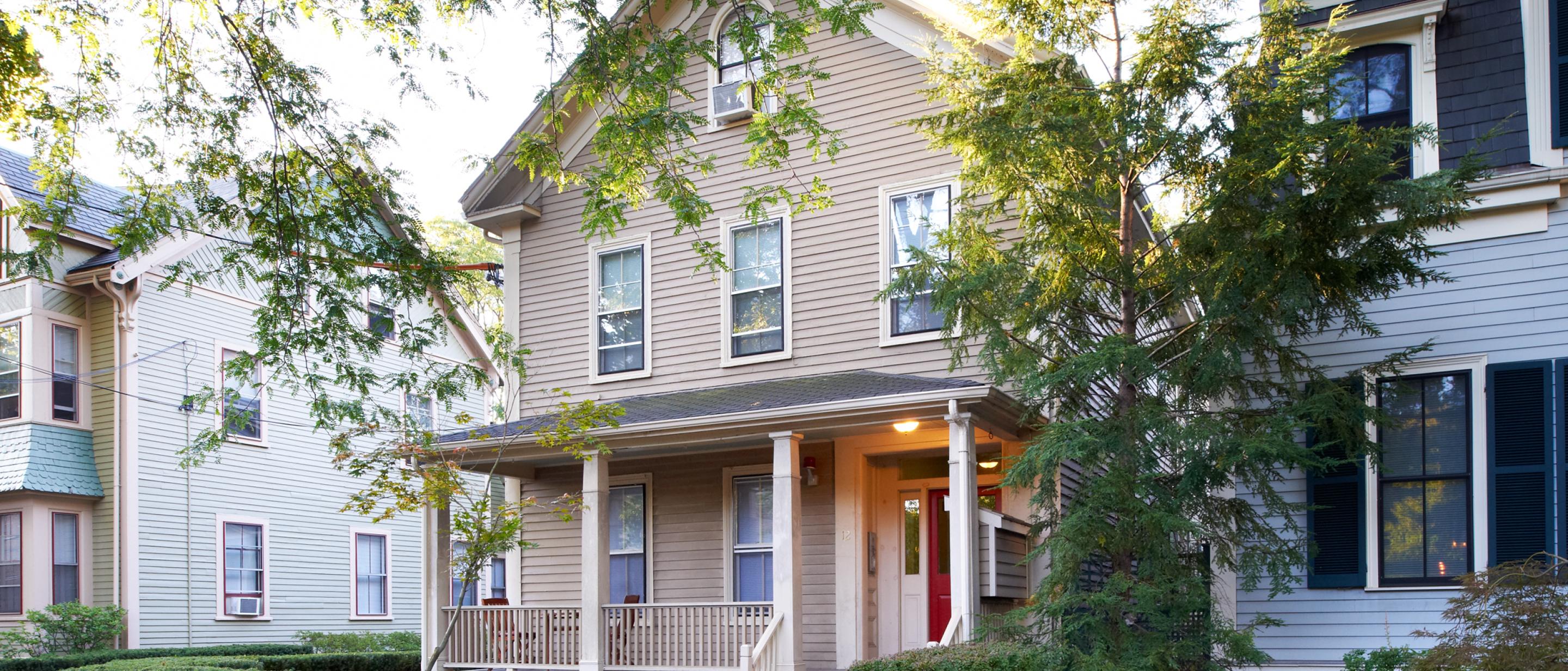 12 Mellen exterior