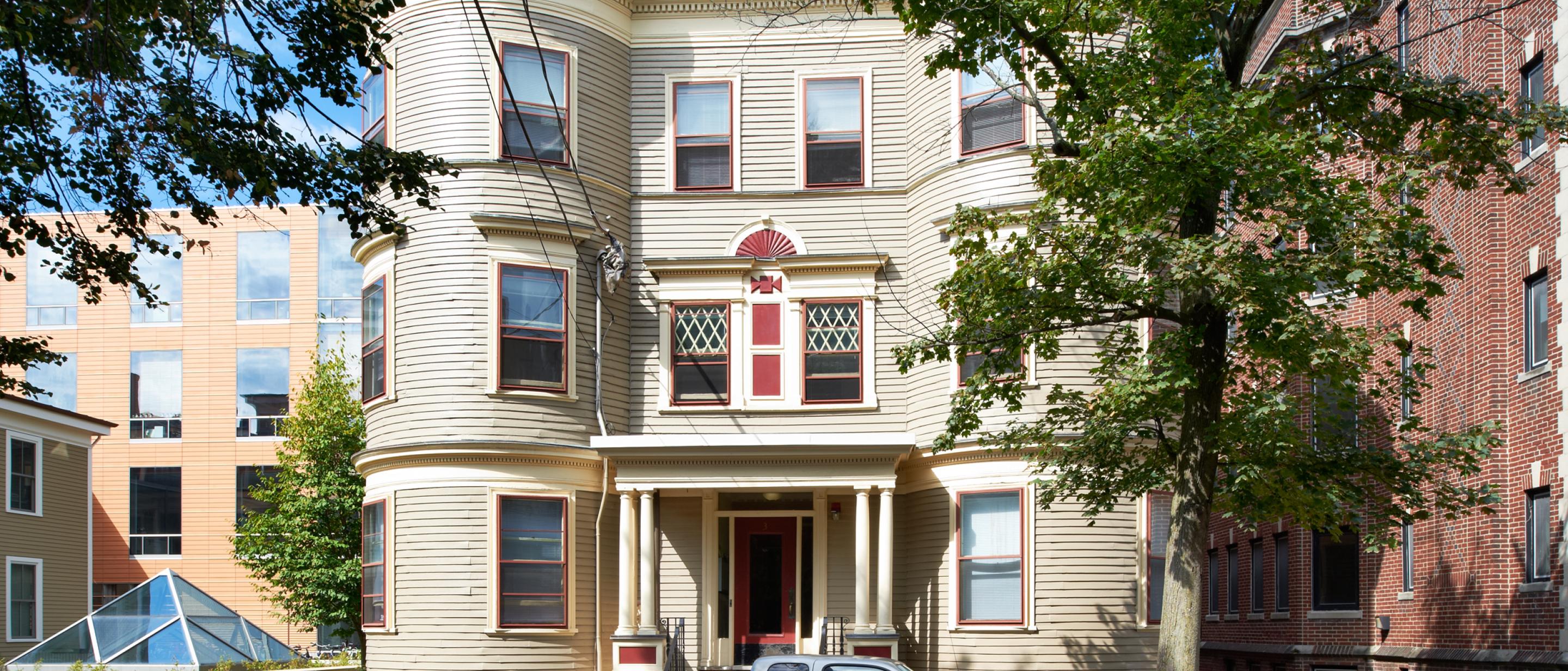 3 Sumner Road exterior front entryway