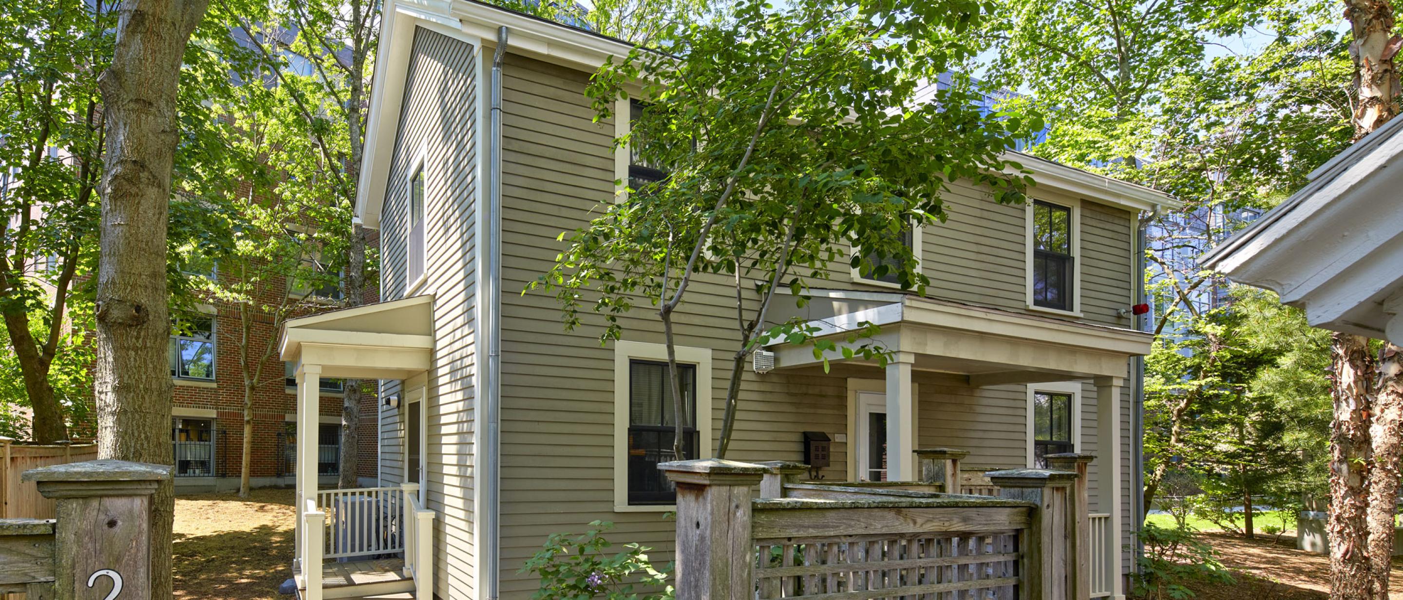 2 Grant fenced patio